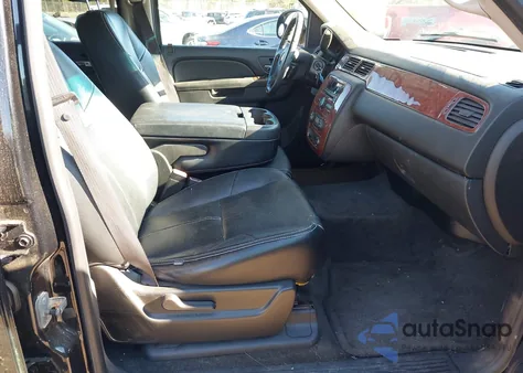 2010 Chevrolet Suburban 1500 Ls из США, поврежденный, VIN 1GNUKHE39AR250385